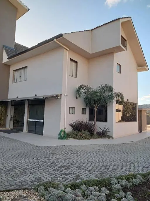 Apart 2 Quartos No Centro Com Vista 우루비시 아파트